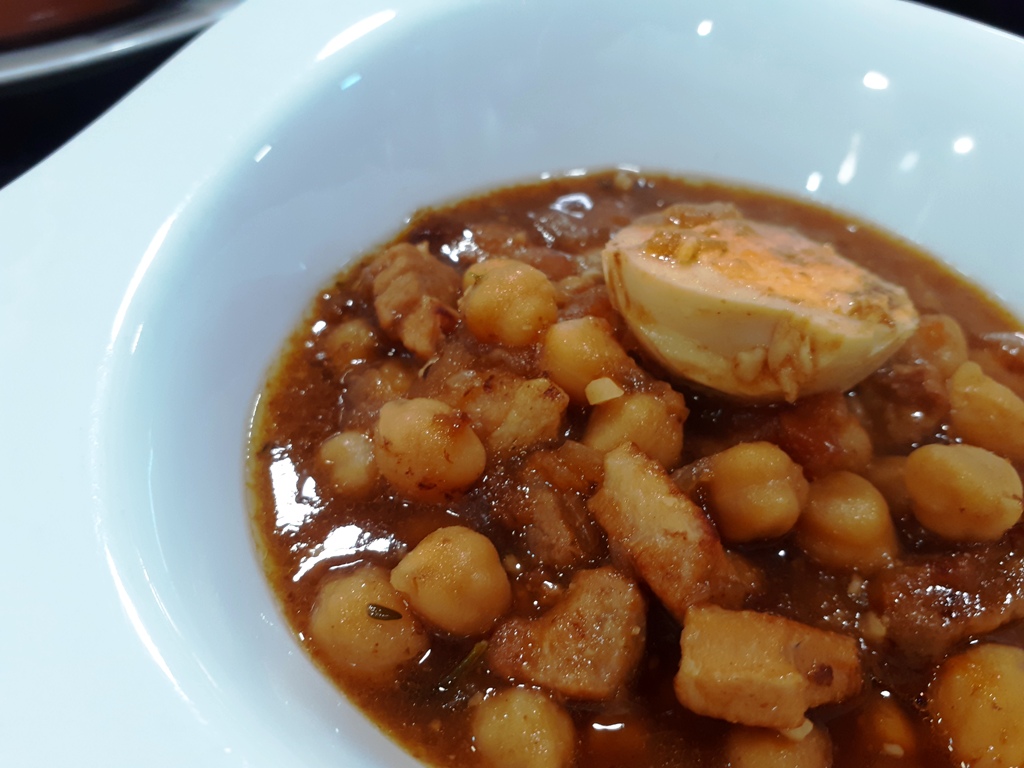 Garbanzos a la catalana