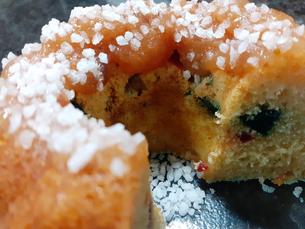 Savarin de fruta confitada