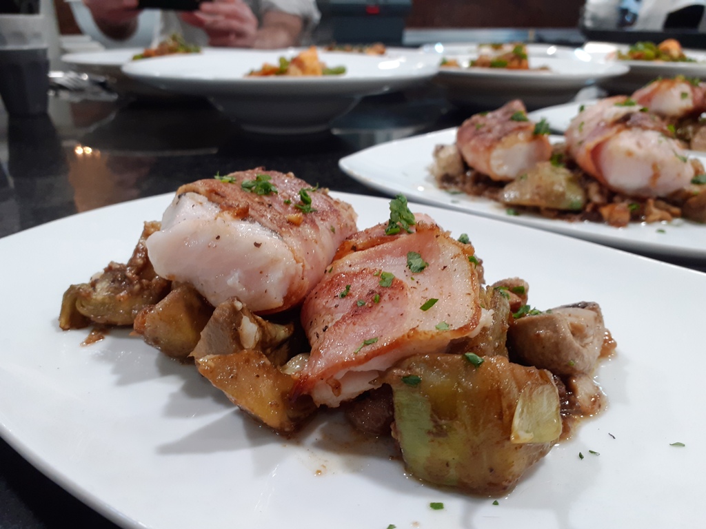 Merluza con alcachofas