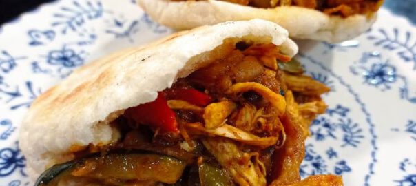 Receta de pan de pita con pollo especiado