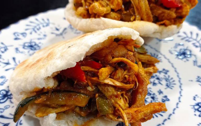 Receta de pan de pita con pollo especiado