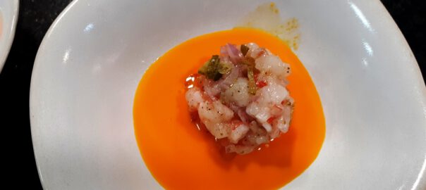 Receta de sopa fría de zanahoria y tartar de gambas