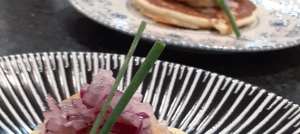 Receta de blinis con garbanzos y foie
