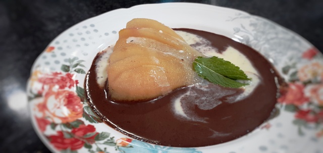 Peras con chocolate