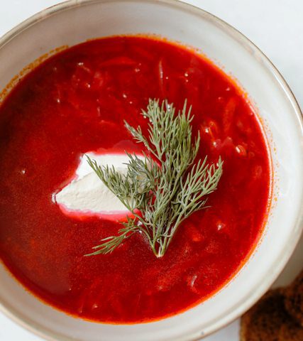 Sopa de tomate con queso