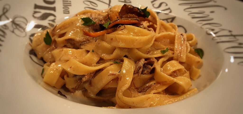 Receta de pasta con setas y confit de pato