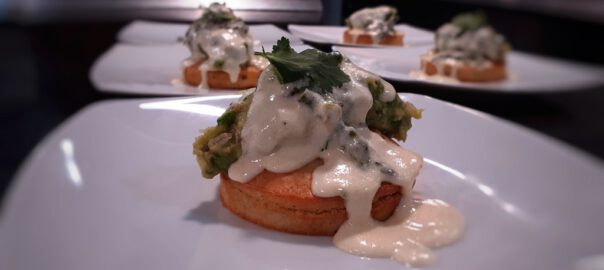 Recetas de blinis con guacamole y salsa parmesana