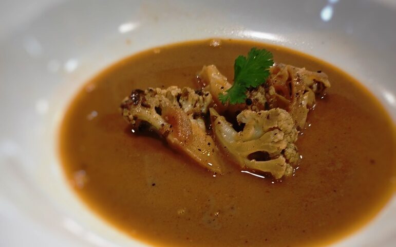 Receta de curri de coliflor con gambas